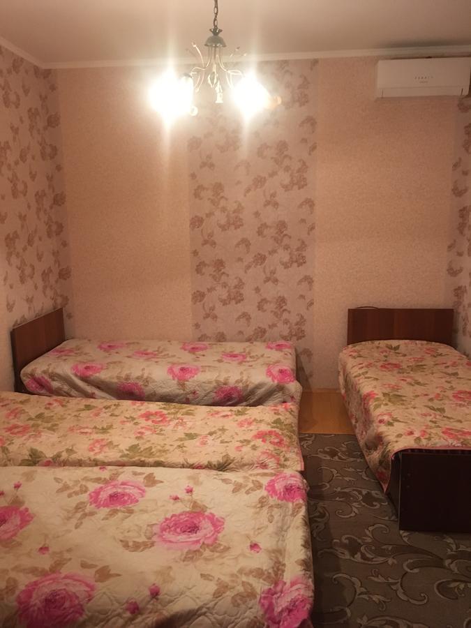 Homestay On Akademika Sakharova Suchumi Exteriér fotografie